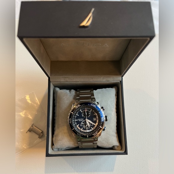 Nautica Men's N15519G Eclipse Chronograph Stainless Steel Watch in original box - Picture 4 of 9